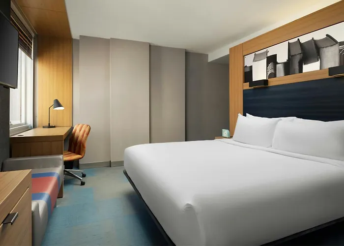Aloft By Marriott Downtown River North Hotel Chicago
