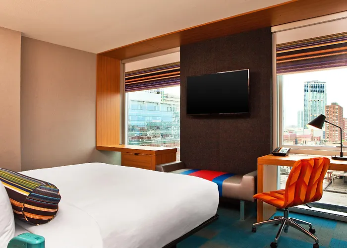 Aloft By Marriott Downtown River North Hotel Chicago